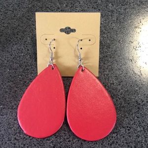 Teardrop leather earrings